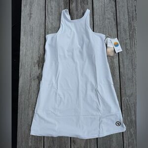 VUORI Volley Dress SIZE MEDIUM NWT WHILE Women's‎ Performance Dress tennis